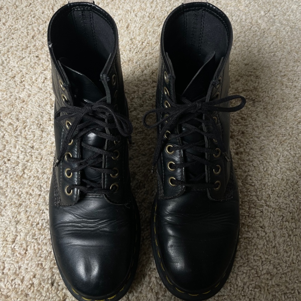 Black Classic Doc Martens